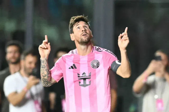 Lionel Messi becomes fastest player to hit 875 career goals || Peakvibez.com
